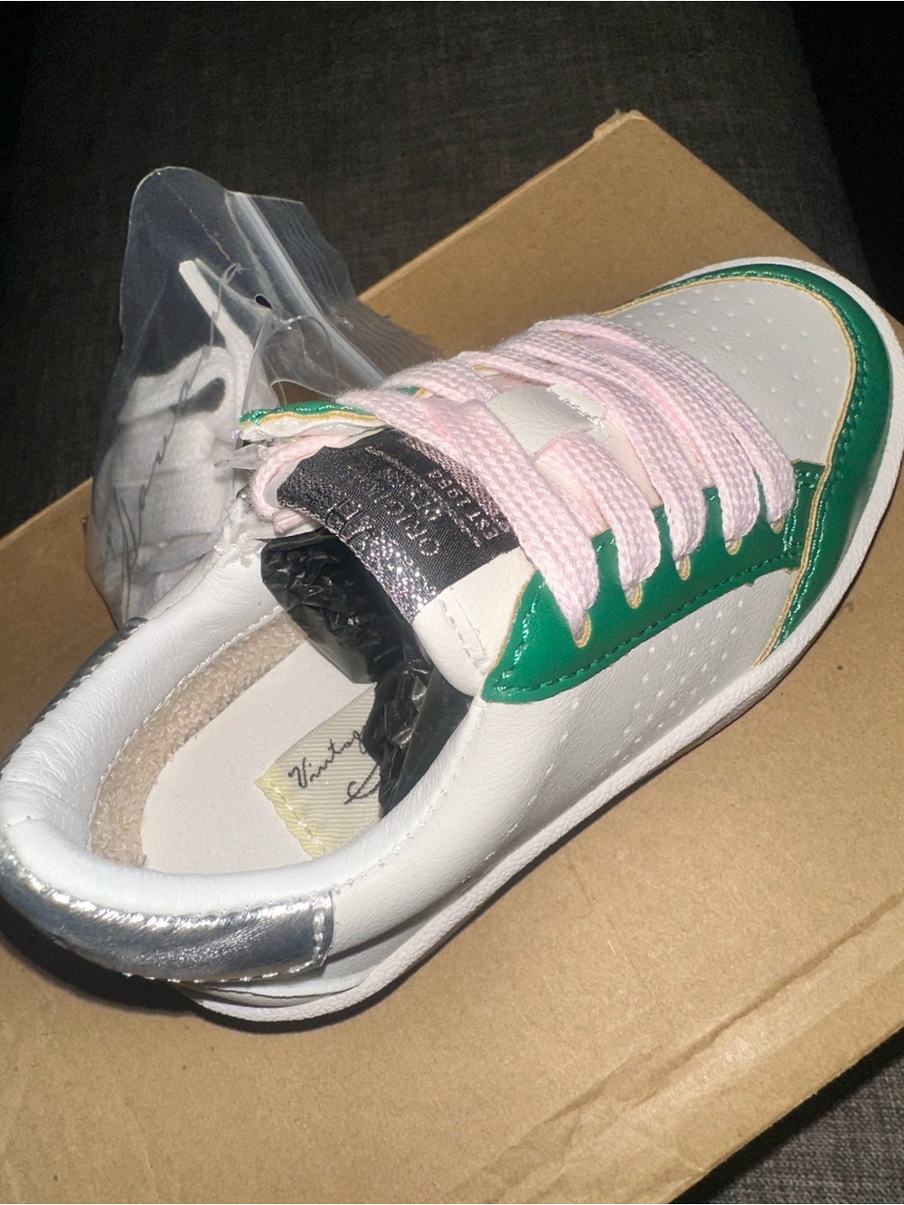 Vintage Havana Kids White Green Pink Leather Sneakers Side Zip - New In Box Sz 8